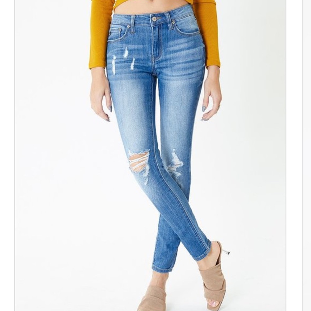 Women’s KanCan Jeans Size 27.
